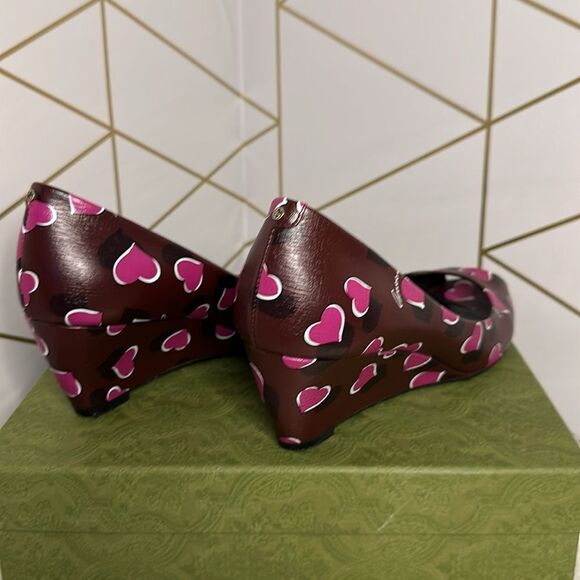 💯Authentic Gucci Heart Print Wedge Heels with Open Toes🍀 - Picture 5 of 16